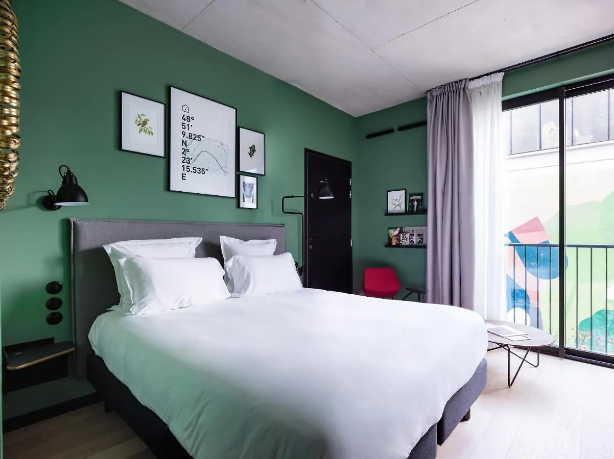 Deskopolitan House